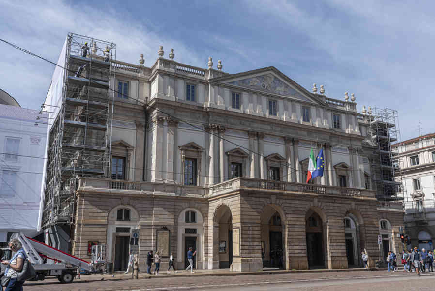 Italia - Milán 071 - teatro de La Scala.jpg
